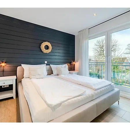 With 2 Bedrooms *