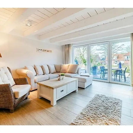 With 2 Bedrooms بيت للعطل