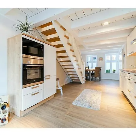 With 2 Bedrooms بيت للعطل